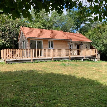 Saint-Julien-le-Petit Petite Maison Conjat מראה חיצוני תמונה