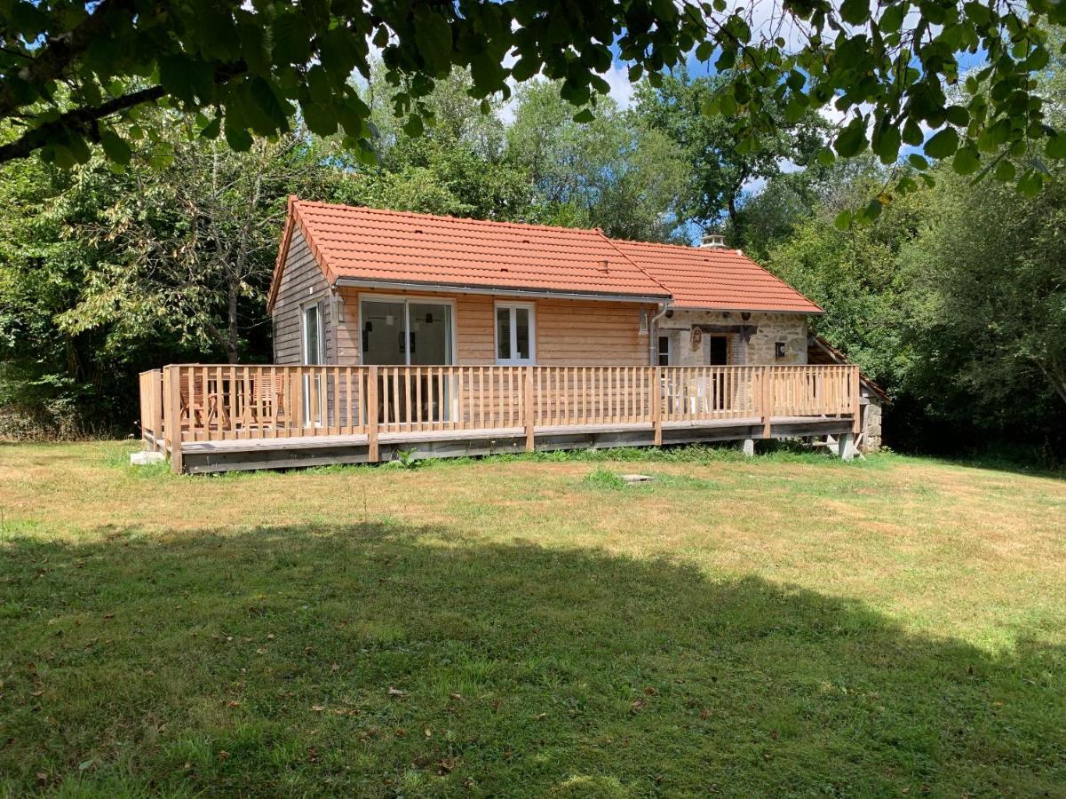 Saint-Julien-le-Petit Petite Maison Conjat מראה חיצוני תמונה